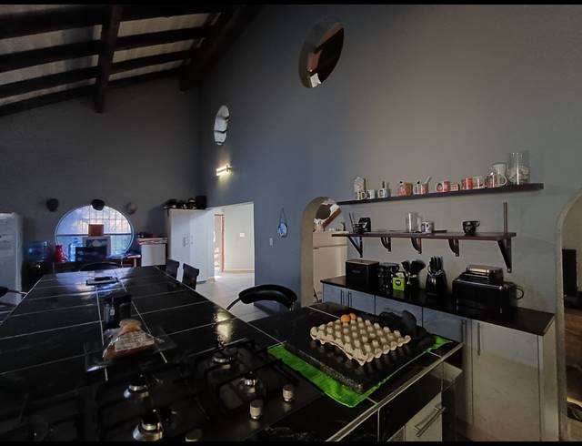4 BEDROOM HOUSE FOR SALE IN FLORA GARDENS